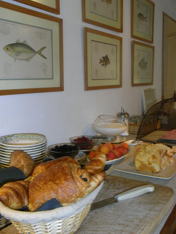 Les Vieux Guays Bed and Breakfast Cerdon  Buitenkant foto