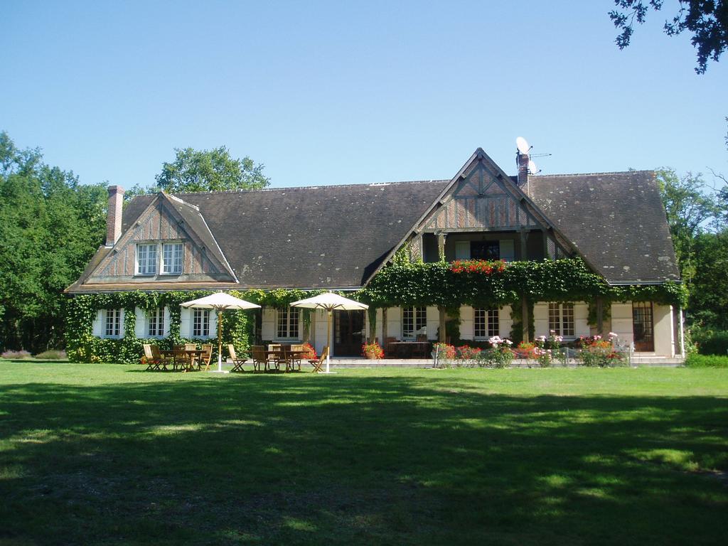 Les Vieux Guays Bed and Breakfast Cerdon  Buitenkant foto